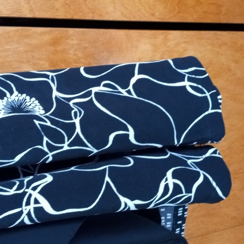 2 piece black and white dressy top - Picture 3 of 5